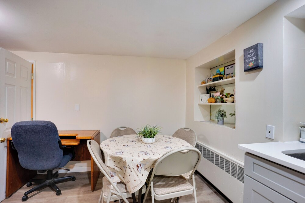 1 Mi to UBS Arena! Pet-friendly Elmont Apartment