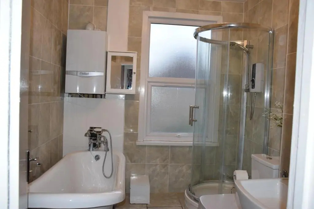 Three Bedroom House Chandos Road