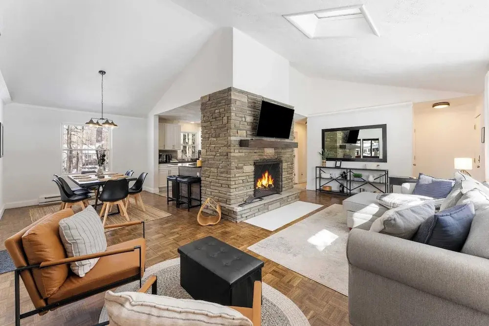 Birchwood by Avantstay Game Room + Lake Access