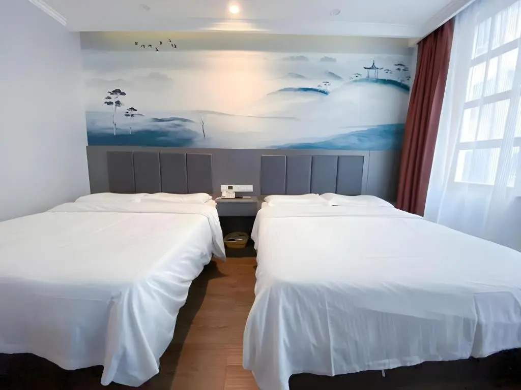 GreenTree Inn HanZhong Railway Station BeiYiHuan Road Express Hotel
