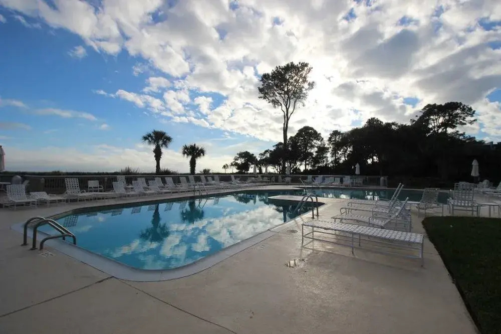 Oceanfront Condo, Steps to the Sand 4 Bedrooms 3 Bathrooms Condo