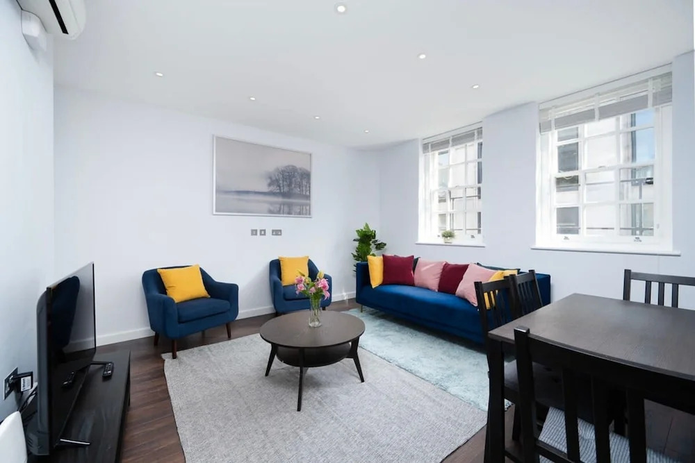 Chic 3-bedroom Apartment in Soho