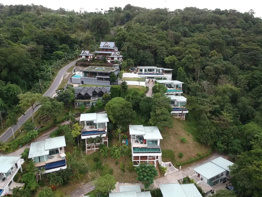 Parinda Villa in Naka Hills