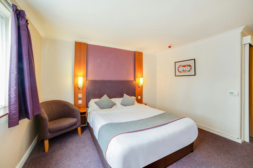 OYO Lakeside Haydock Hotel, St Helens, A580 East Lancs, Garswood Old Road
