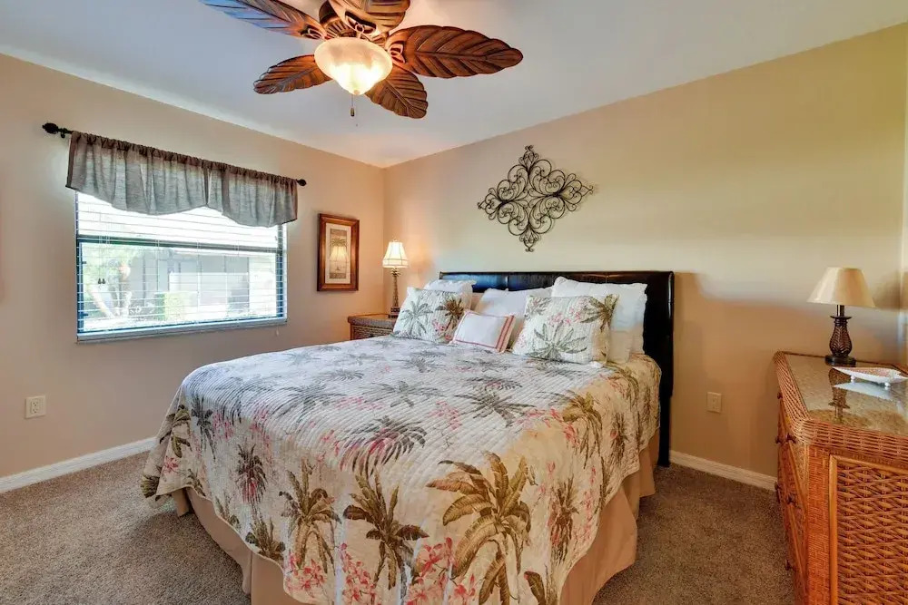 Grill, Lanai and Pool Access Charming Sebring Villa