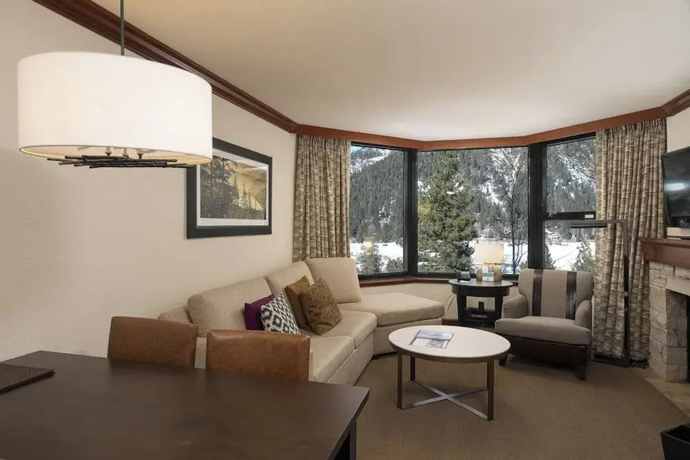 Ski-in/ski-out! 2BR Condo w/ Resort Pools, Spa