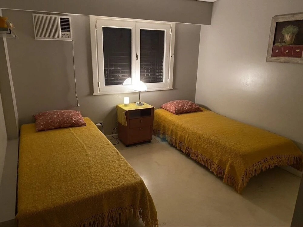 Deaf Twins Bed Martínez