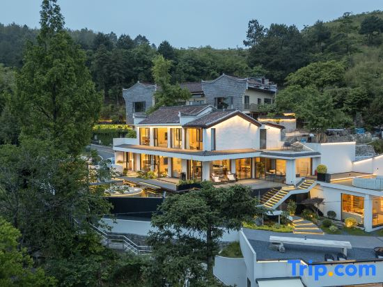 Yunmanli · Elegant Mountain Panorama | Zen Guesthouse (Terrace, Upper Jiuhua Mountain)