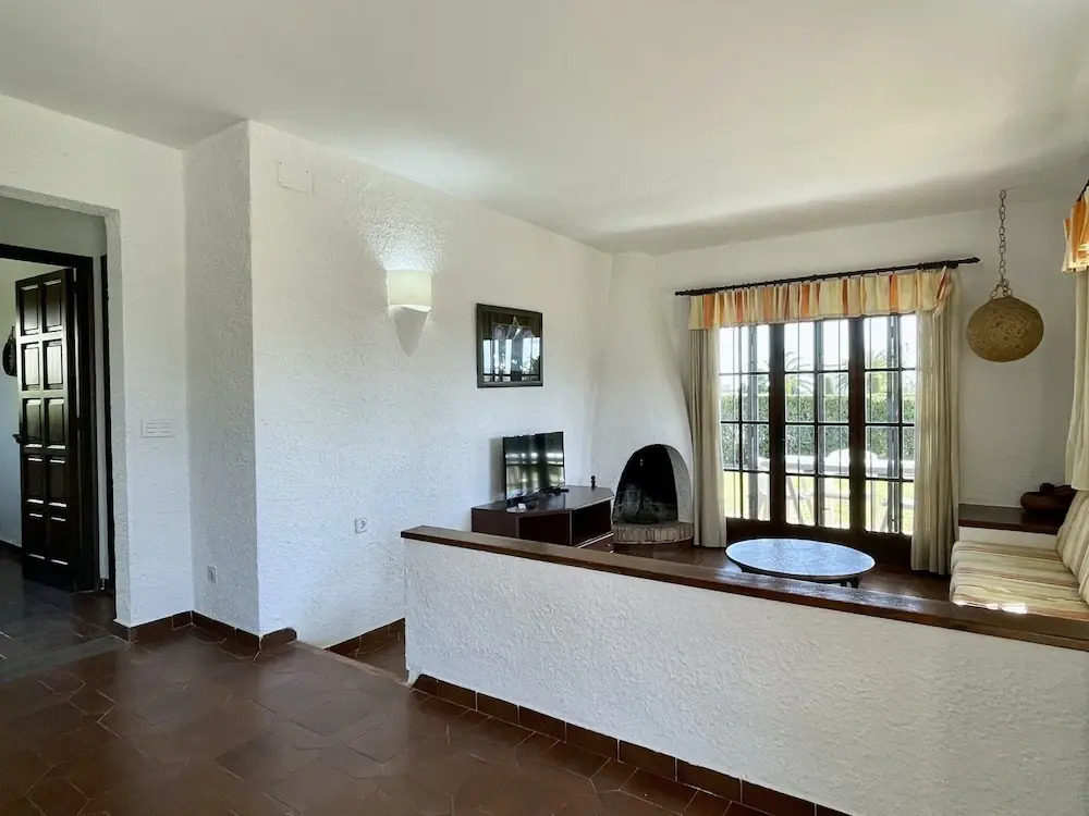 3 Bedroom Holiday Home Near the Beach