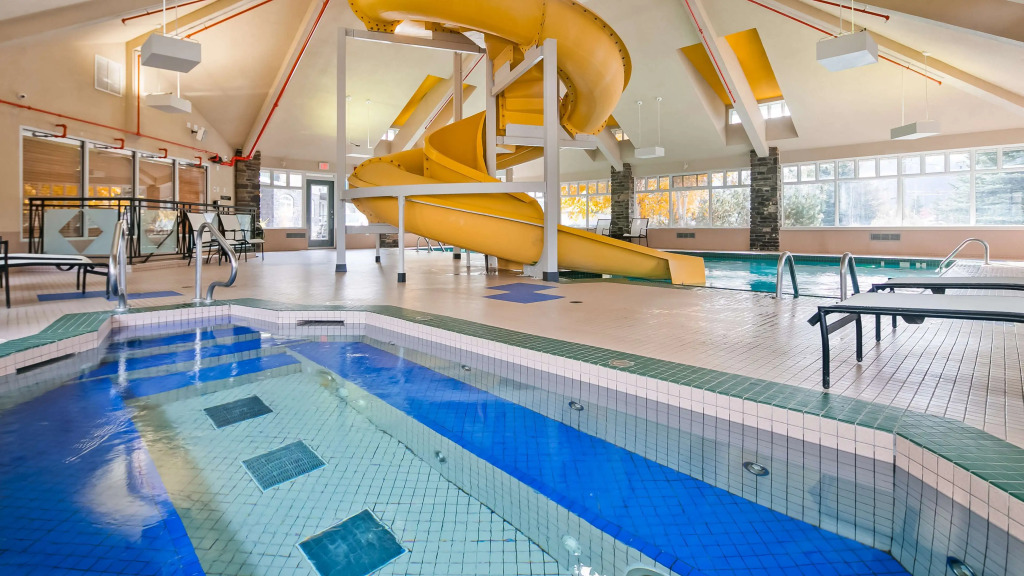 Pocaterra Inn & Waterslide
