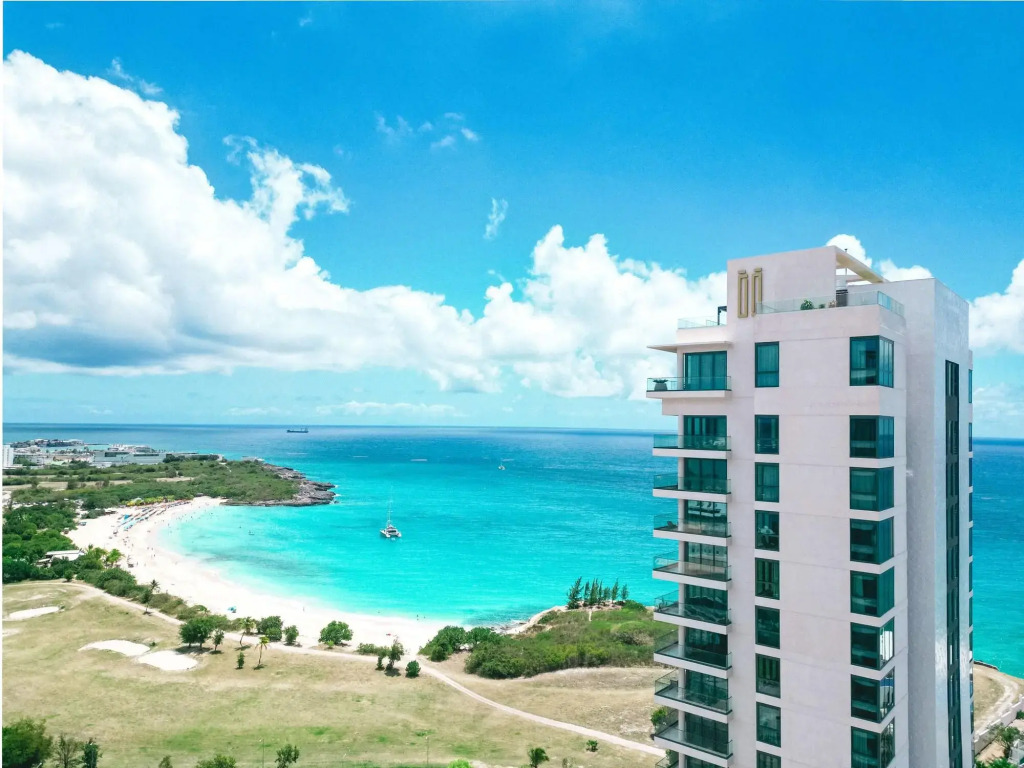 Mullet Bay Suites - Your Luxury Stay Awaits
