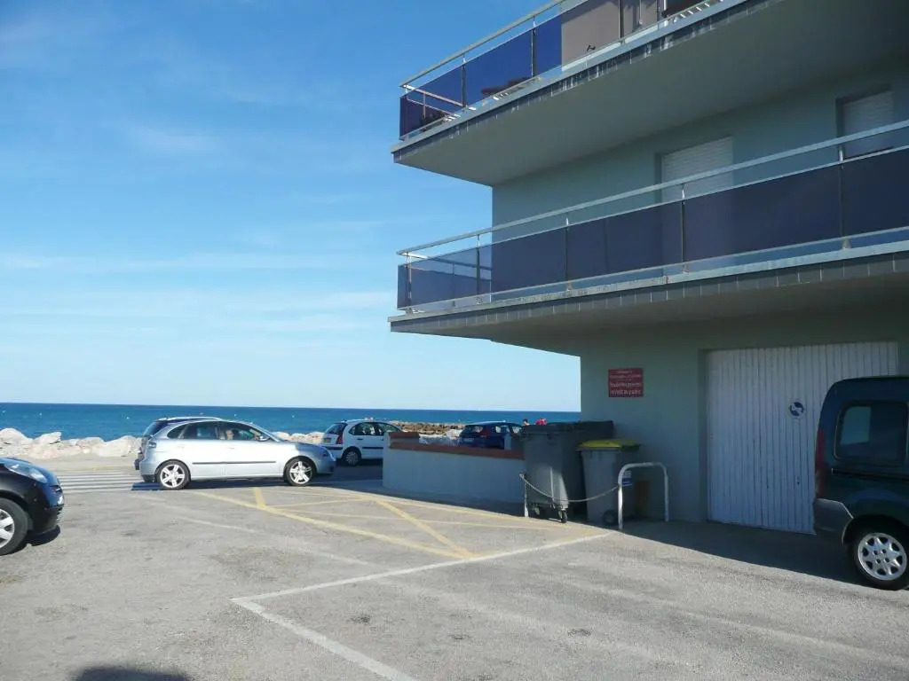 Apartment With one Bedroom in Sainte-marie, With Wonderful sea View and Furnished Balcony - 7 m From the Beach