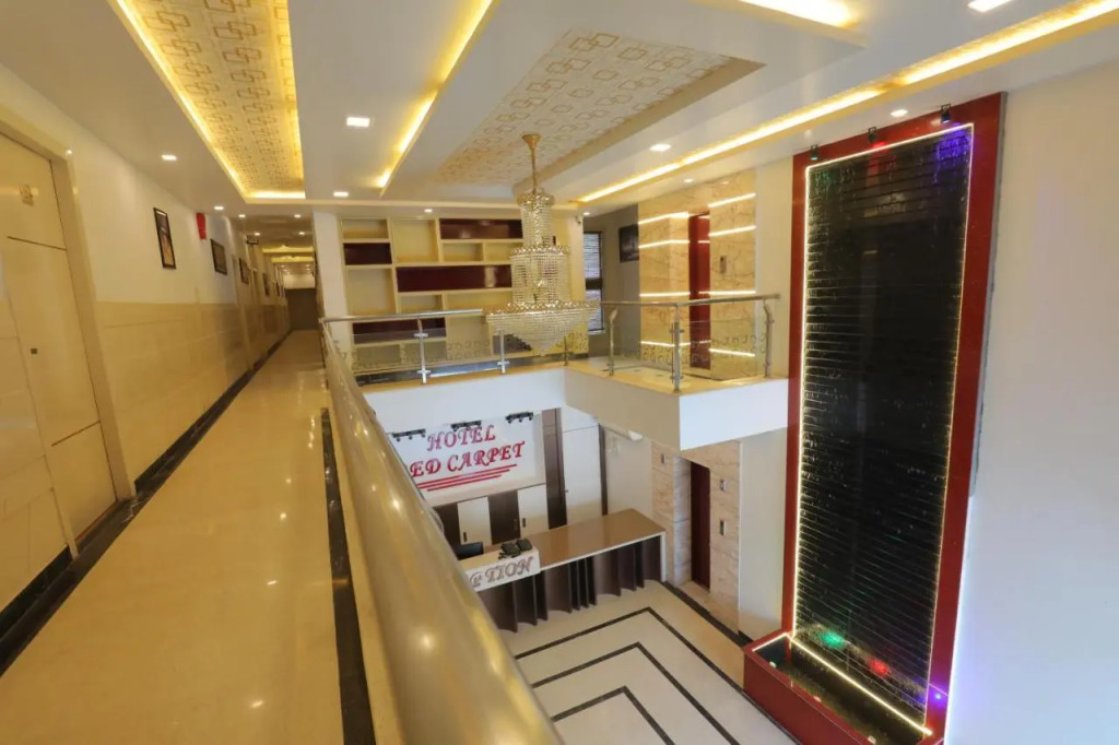 Hotel Sahibs Red Carpet