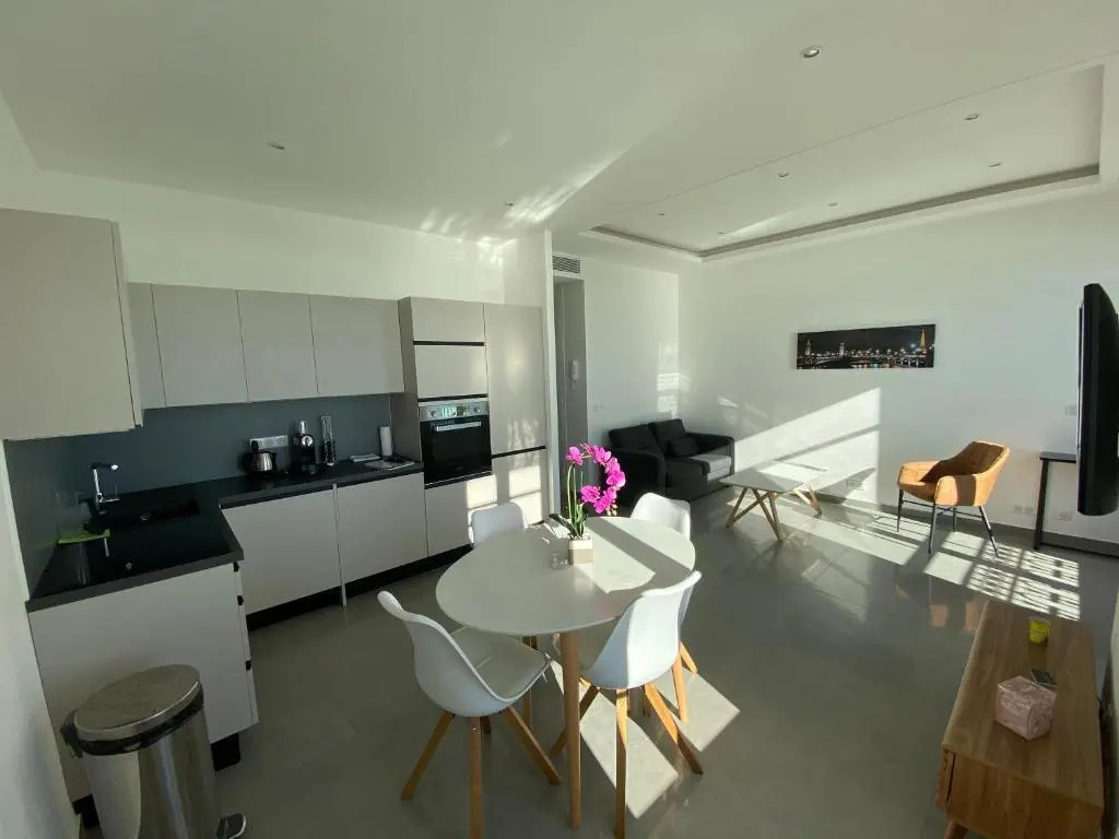 219 Promenade