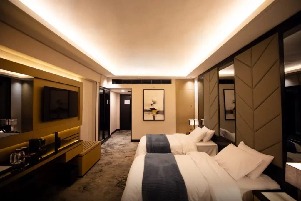 The V Hotel