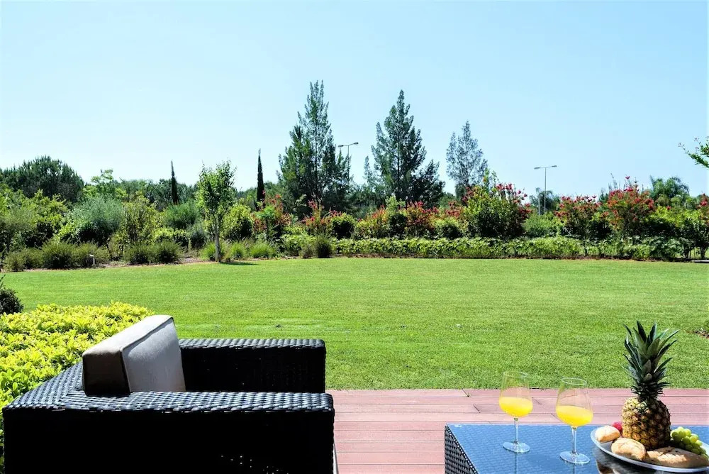 L Orangerie CA by Intiholidays