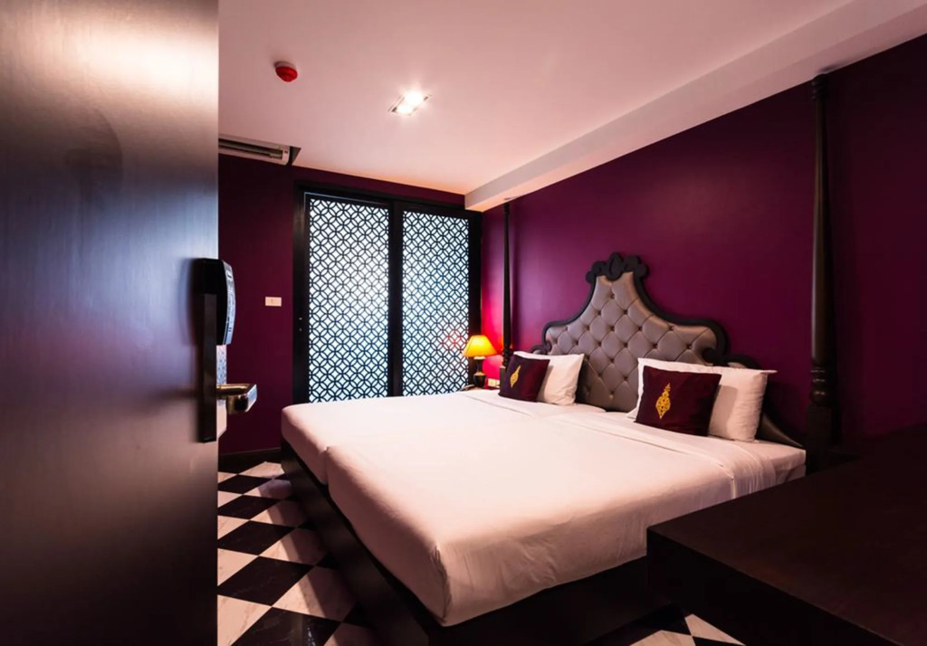 Violet Tower at Khaosan Palace
