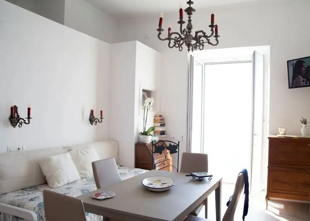2 Bed Flat - Sleeps 4 - Parking - Wifi
