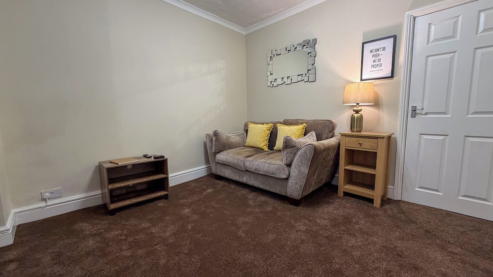 Family/business - Parking - Wifi - Sleeps 3