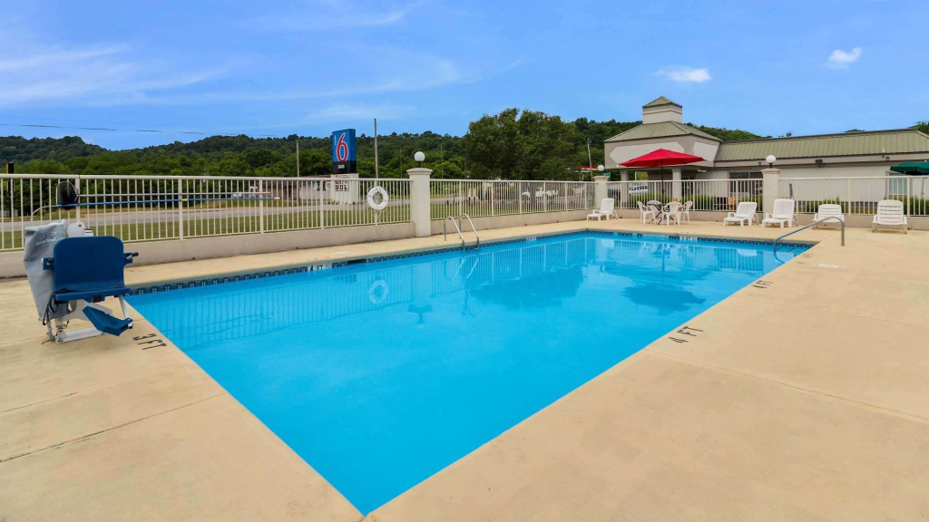 Motel 6 Pulaski, TN