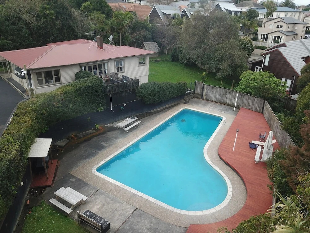 Touchwood Motor Inn & Inner City Camping Ground
