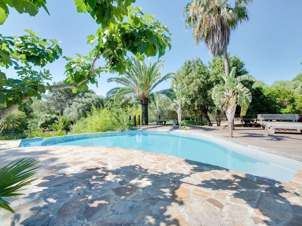 Secluded Holiday Home in La Croix Valmer Near Seabeac