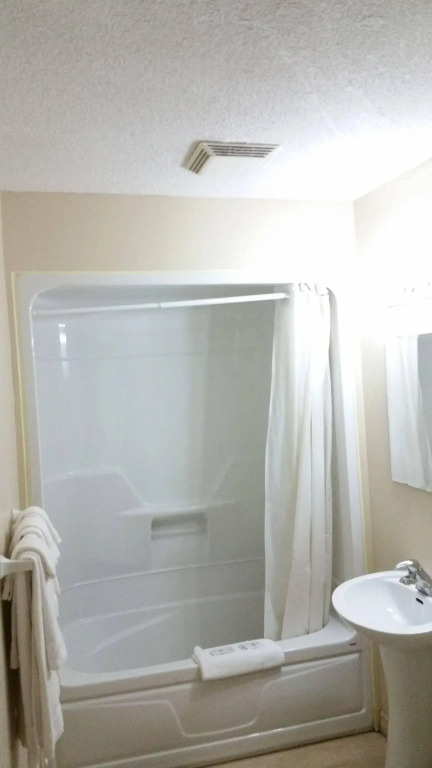 Country Inn & Suites by Radisson, Belleville, ON