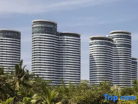 [Landmark 81 view] Spacious, equipped 1-bed condo in City Garden