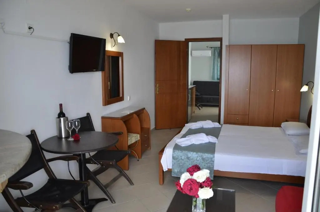 Kiwi Hotel