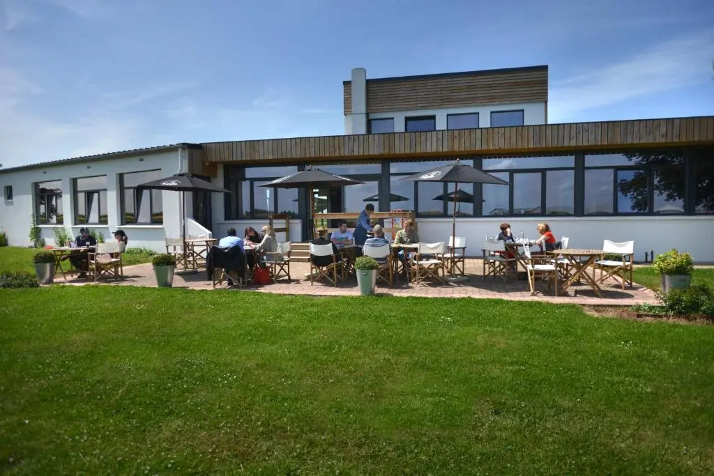 Logis Hôtel & Restaurant de lAérodrome de la Baie de Somme