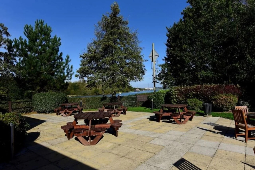 Premier Inn Isle Of Wight - Newport