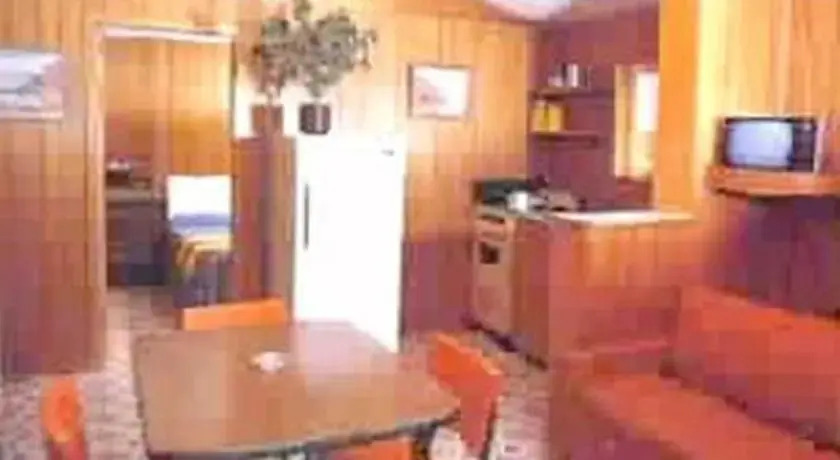 Adams Beach Cottages