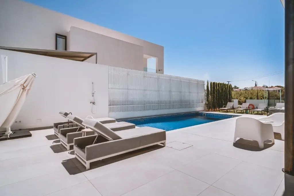 SunnyVillas: 3BR New Villa☆Private Pool in Pernera - White Swan