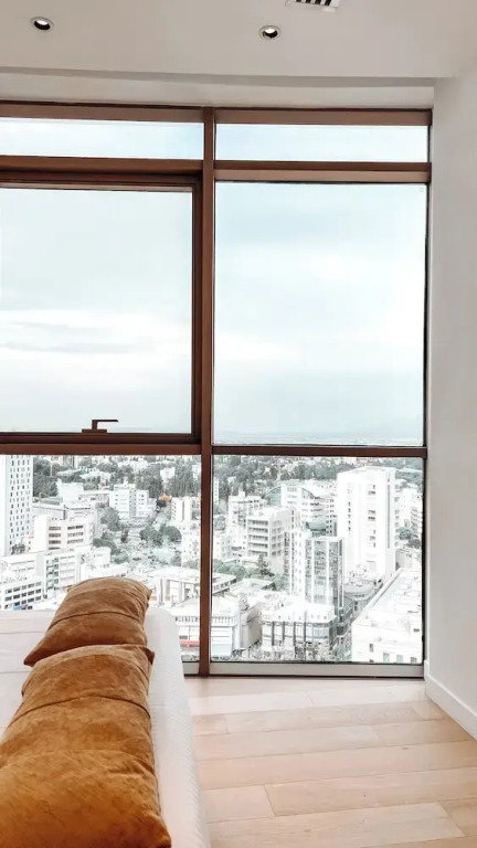 WealthyStays Skyhigh Central