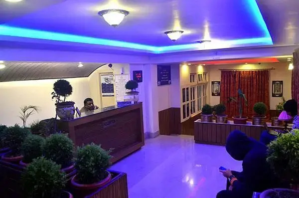 Hotel Yeasel continental by Staynest 100 meter from Ridge Park