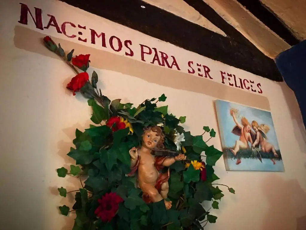 Room in Guest room - Romantic getaway to Valeria