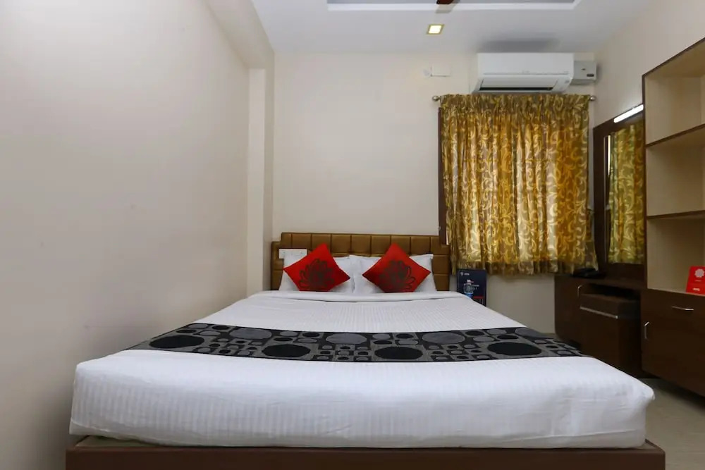 Oyo 40876 Sri Kamadhenu Residency