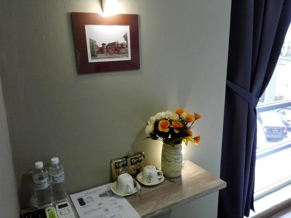 Hotel By The Park