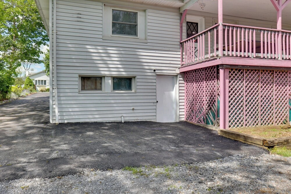 9 Mi to Midtown: Convenient Harrisburg Apt