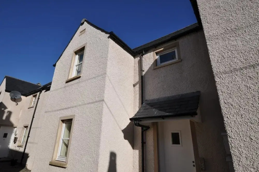 6 Varis Apartments