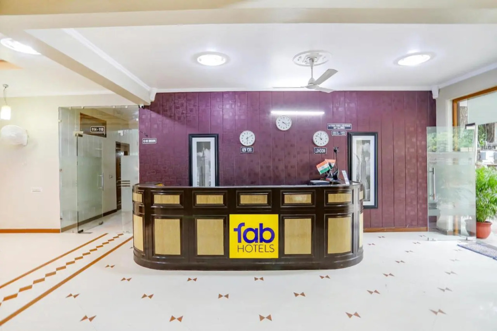 Fabhotel Traika Inn