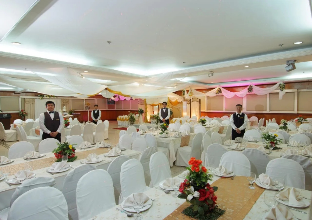 Golden Valley Hotel