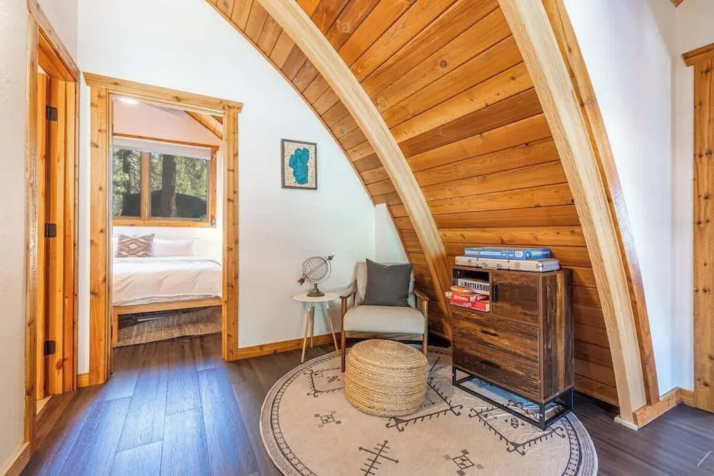 The Canoe Cabin