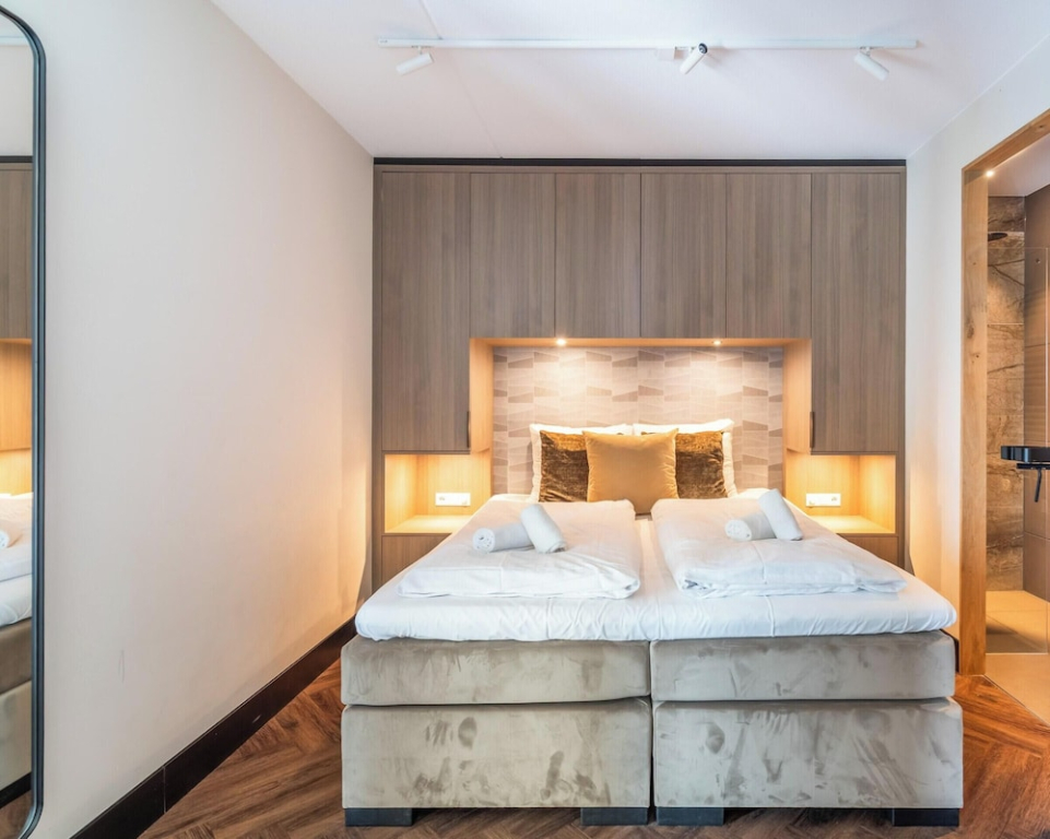 Lavish Apartment With Private Sauna