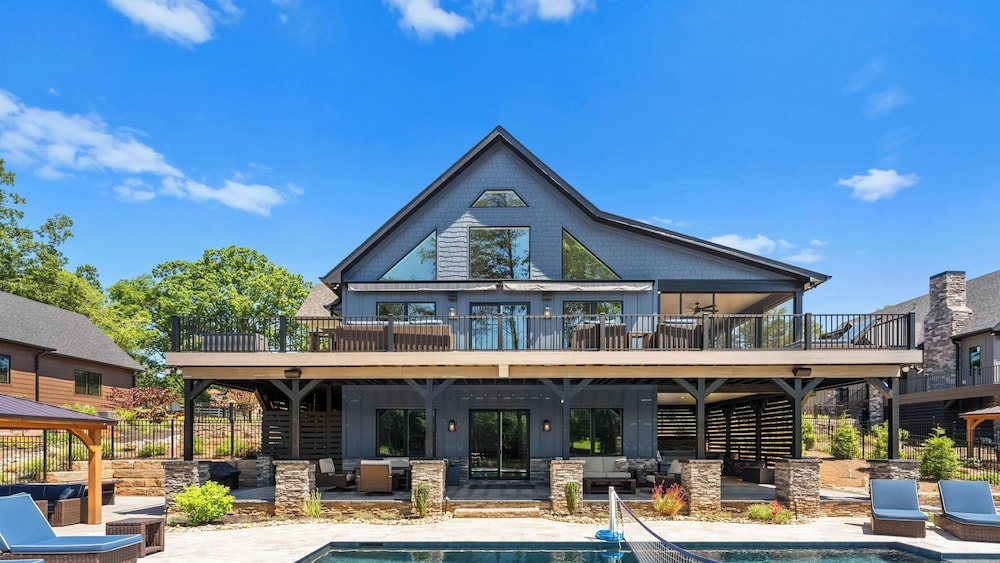 The Lodges Avantstay Lakefront, Sleeps 66 Pools, Docks, Theaters, Views