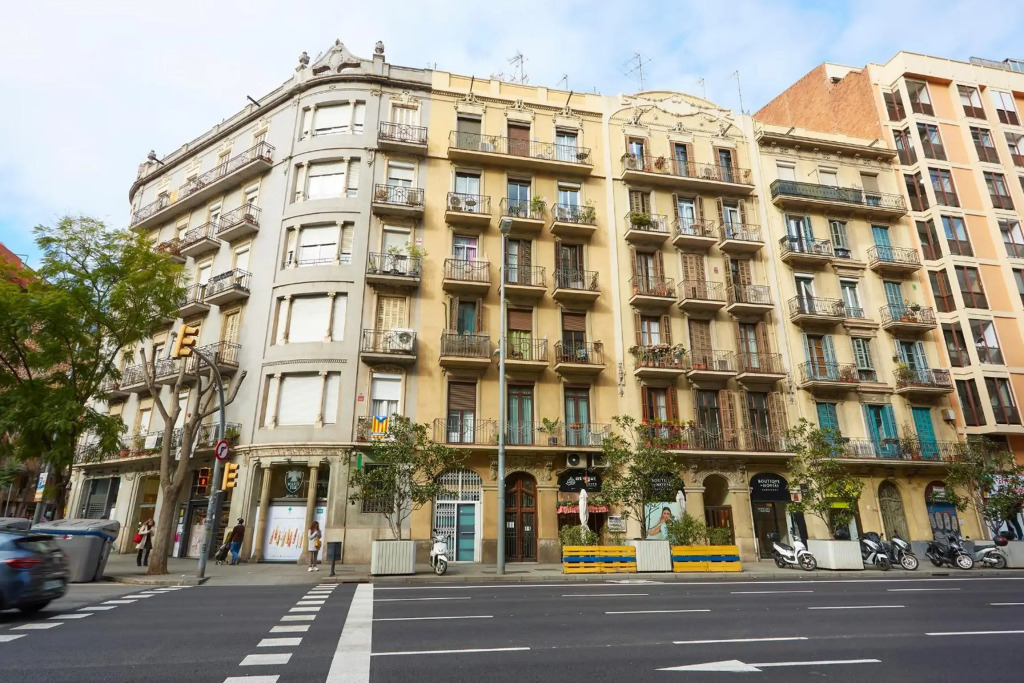 42ARA156 - Spacious apartment in Eixample