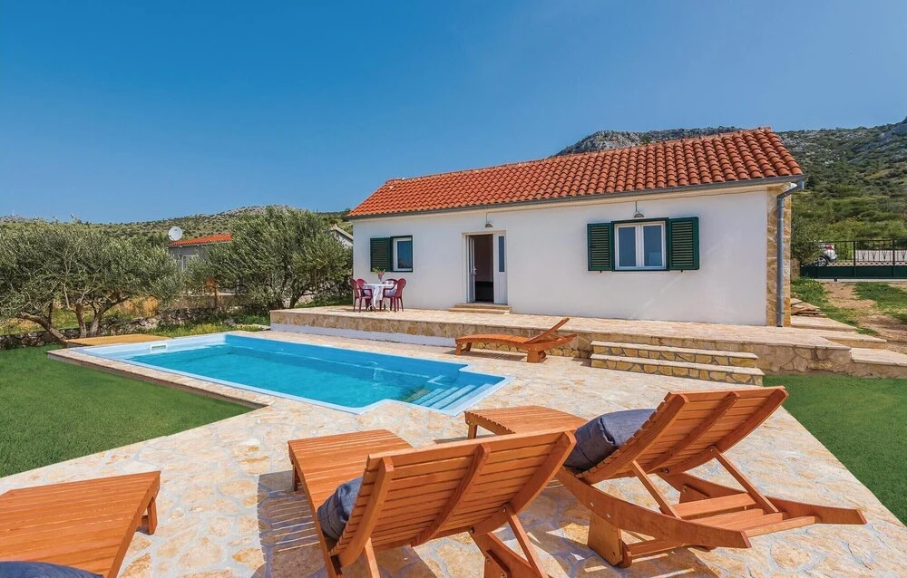 One-Bedroom Holiday Home In Donje Polje