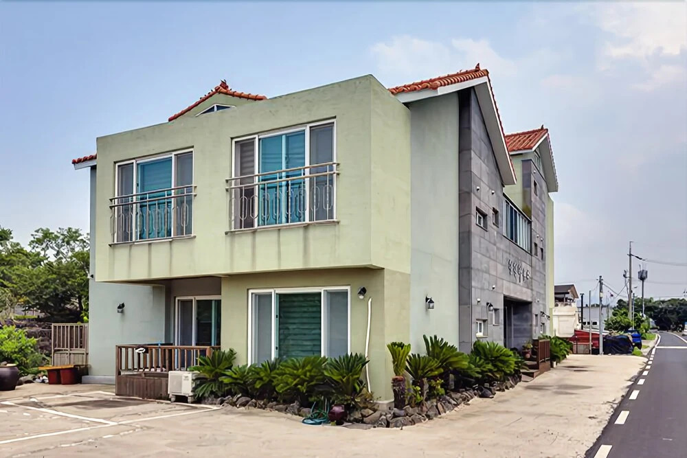 Chinchin house