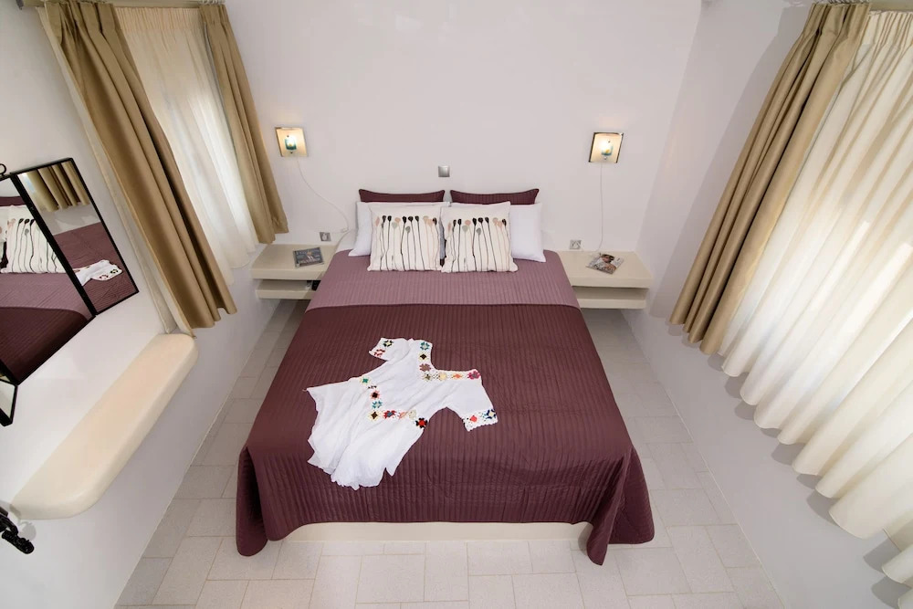 Villa George Santorini