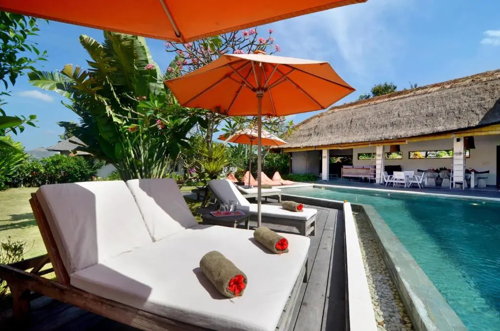 "stunning 4 Bedrooms Private Pool Villa in Canggu"